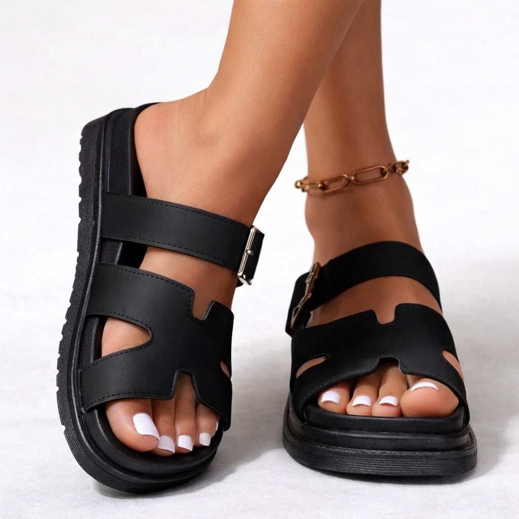 Nuvara Flat Sandals 2