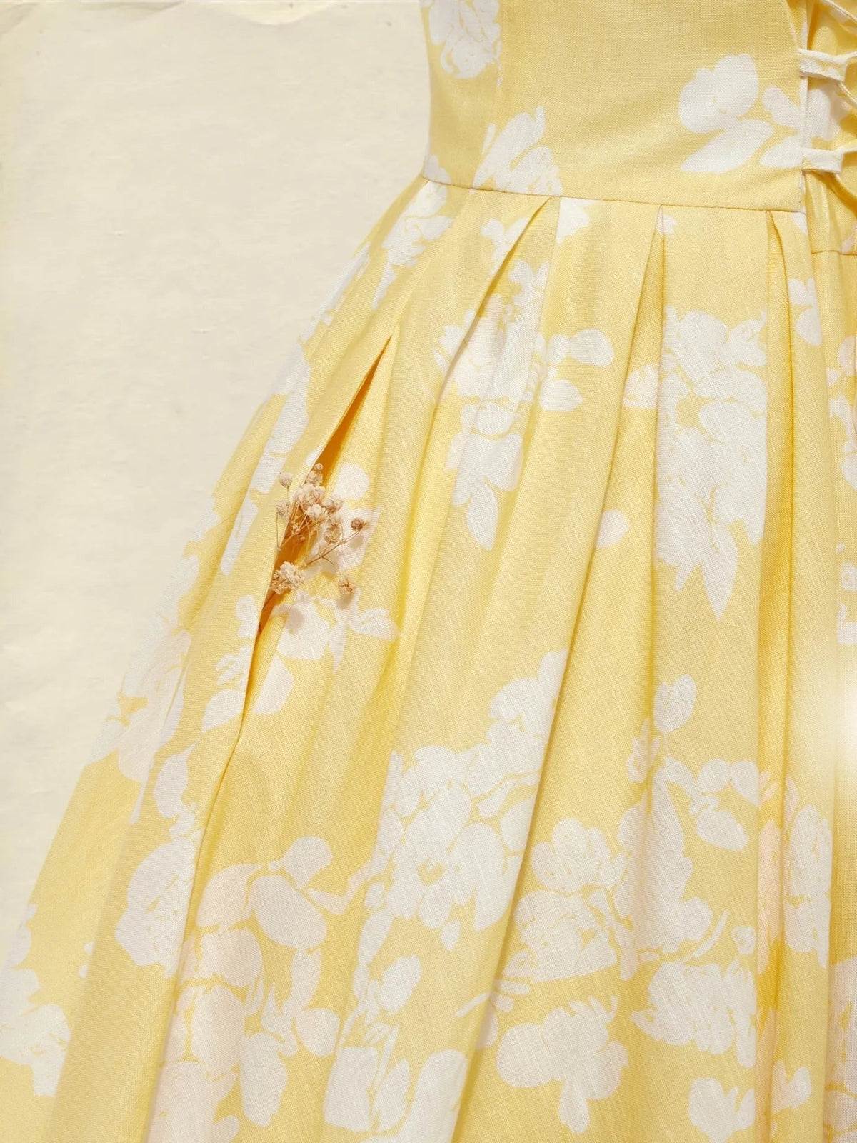 Nuvara | Marina | Vestido Midi Estampado Floral de Invitada Otoño Mujer Sin Mangas Plisado